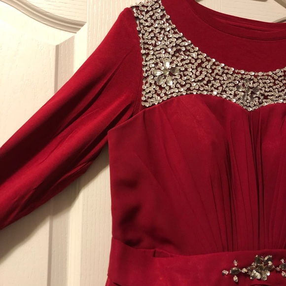 Red Sleeveless & Long Sleeve Prom/Bridesmaids/Formal Floor Length Gown - Picture 9 of 10